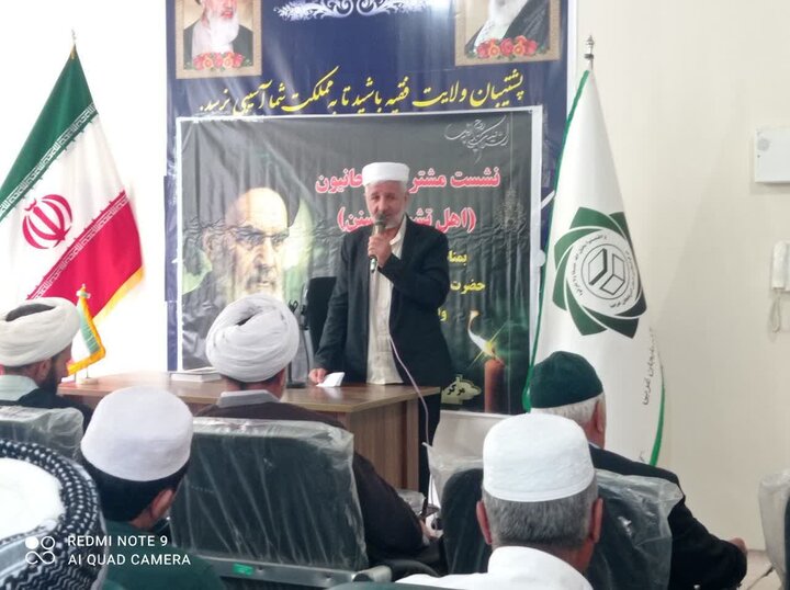 تصاویر/ نشست روحانیون اهل تشیع و تسنن شهرستان ماکو به مناسبت سالگرد ارتحال امام خمینی (ره)