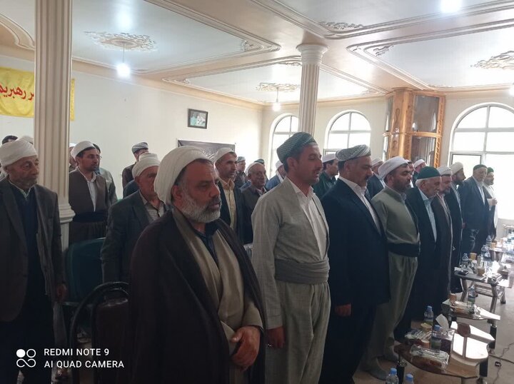 تصاویر/ نشست روحانیون اهل تشیع و تسنن شهرستان ماکو به مناسبت سالگرد ارتحال امام خمینی (ره)