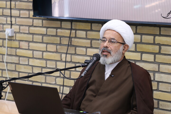 تصاویر / دوره پودمانی تعالی مدیران مدارس علمیه استان قم