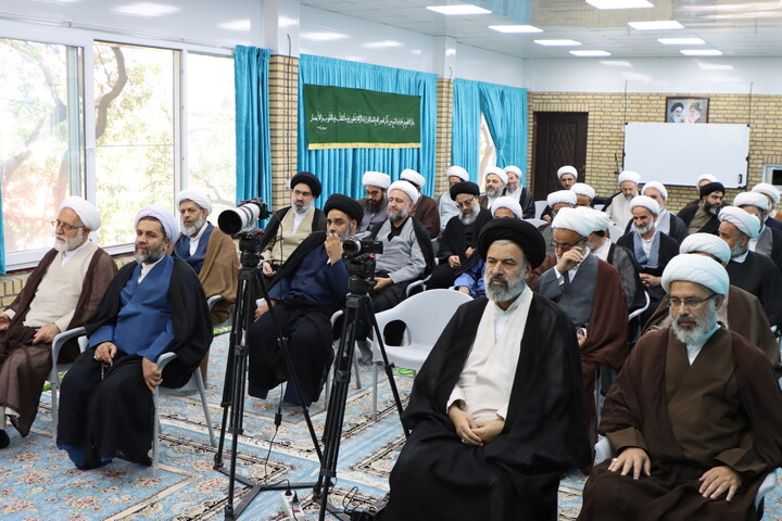 تصاویر / دوره پودمانی تعالی مدیران مدارس علمیه استان قم