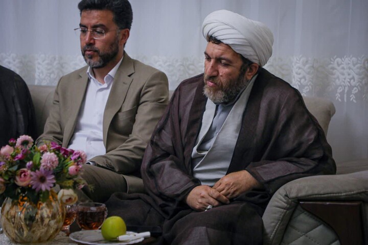 تصاویر / دیداری با عطر شهدا؛ تجلیل مدیرکل اوقاف آذربایجان شرقی از خانواده شهید حجت‌الاسلام نقی محدث‌نیا