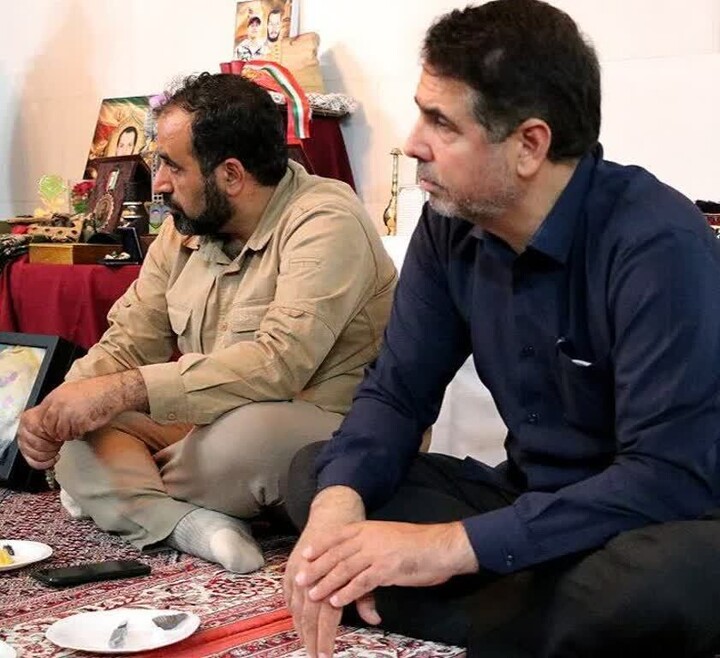 تصاویر/ دیدار رئیس دفتر عقیدتی سیاسی فرماندهی معظم کل قوا با خانواده والامقام شهیدان بهشتی‌نژاد