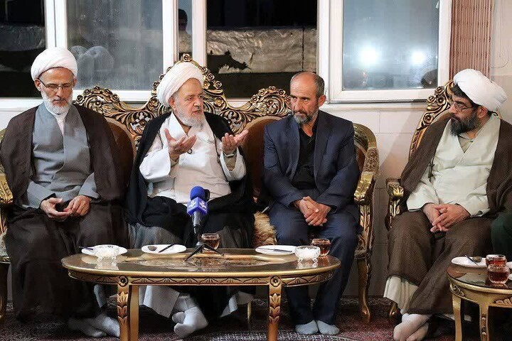 تصاویر/ دیدار رئیس دفتر عقیدتی سیاسی فرماندهی معظم کل قوا با خانواده والامقام شهیدان بهشتی‌نژاد