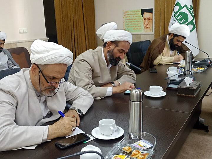 تصاویر / برگزاری هفدهمین نشست قرارگاه بلاغ مبین در حوزه علمیه استان قزوین