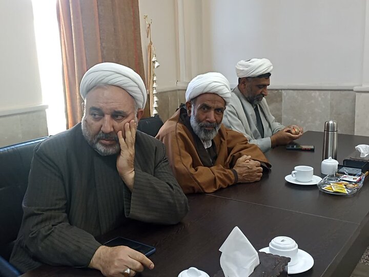 تصاویر / برگزاری هفدهمین نشست قرارگاه بلاغ مبین در حوزه علمیه استان قزوین