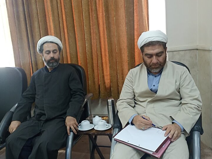 تصاویر / برگزاری هفدهمین نشست قرارگاه بلاغ مبین در حوزه علمیه استان قزوین