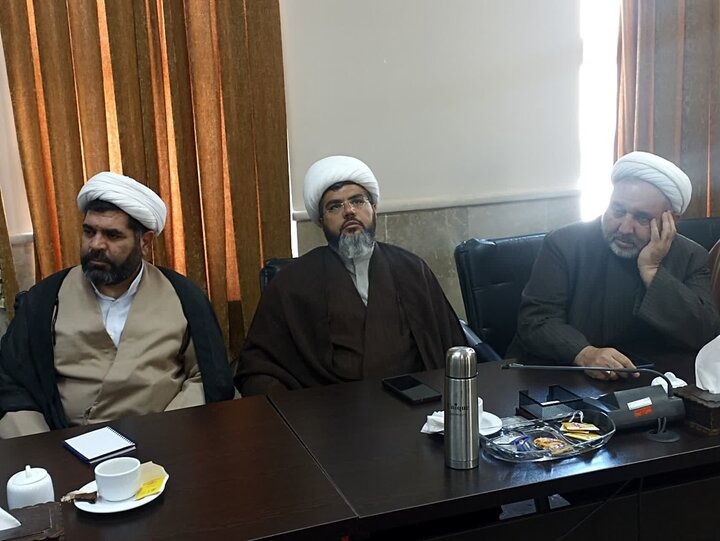 تصاویر / برگزاری هفدهمین نشست قرارگاه بلاغ مبین در حوزه علمیه استان قزوین
