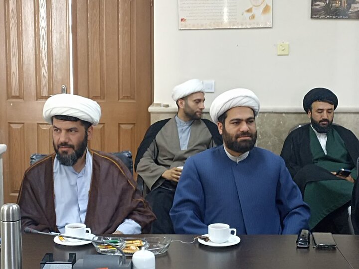 تصاویر / برگزاری هفدهمین نشست قرارگاه بلاغ مبین در حوزه علمیه استان قزوین
