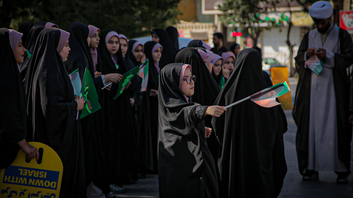تصاویر/کارناوال شادی مدارس طرح عید غدیر در همدان
