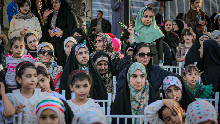 تصاویر/کارناوال شادی مدارس طرح عید غدیر در همدان