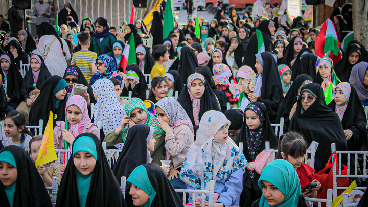 تصاویر/کارناوال شادی مدارس طرح عید غدیر در همدان
