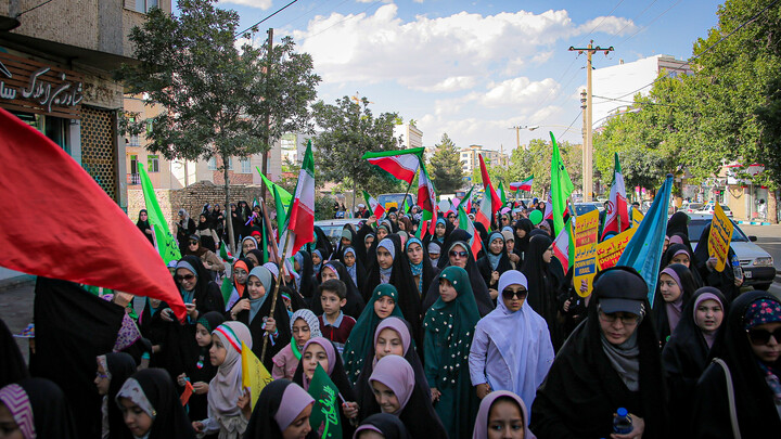 تصاویر/کارناوال شادی مدارس طرح عید غدیر در همدان