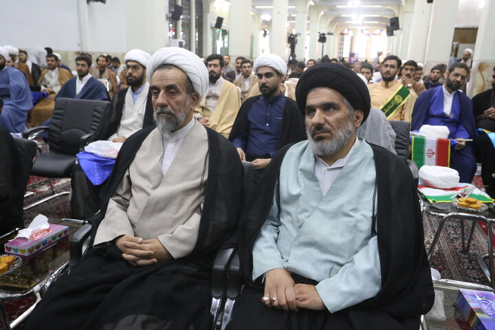 تصاویر/ آیین عمامه گذاری طلاب حوزه علمیه اصفهان