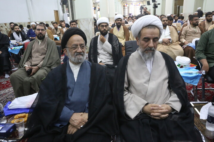 تصاویر/ آیین عمامه گذاری طلاب حوزه علمیه اصفهان