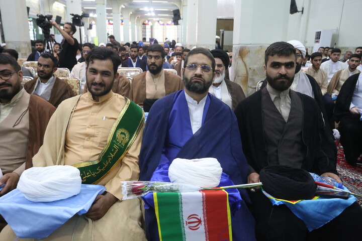 تصاویر/ آیین عمامه گذاری طلاب حوزه علمیه اصفهان