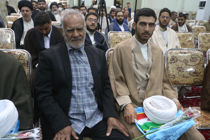 تصاویر/ آیین عمامه گذاری طلاب حوزه علمیه اصفهان