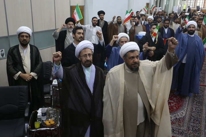 تصاویر/ آیین عمامه گذاری طلاب حوزه علمیه اصفهان