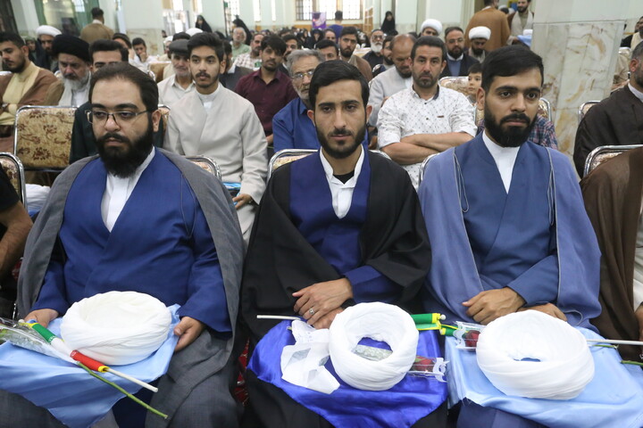 تصاویر/ آیین عمامه گذاری طلاب حوزه علمیه اصفهان