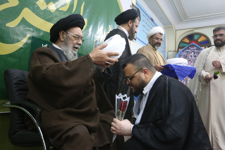 تصاویر/ آیین عمامه گذاری طلاب حوزه علمیه اصفهان