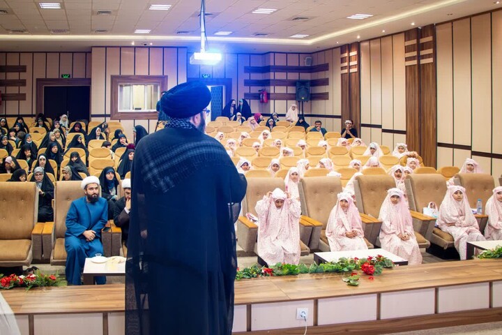تصاویر | جشن تکلیف دخترانِ مدرسه امام حسن مجتبی علیه‌السلام زنجان