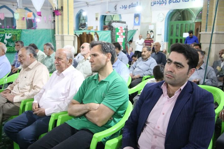 تصاویر/ آیین تجلیل از فرهنگیان و سادات نمازگزار مسجد سیدالشهدا(ع) سمنان
