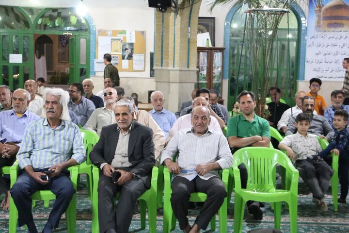تصاویر/ آیین تجلیل از فرهنگیان و سادات نمازگزار مسجد سیدالشهدا(ع) سمنان
