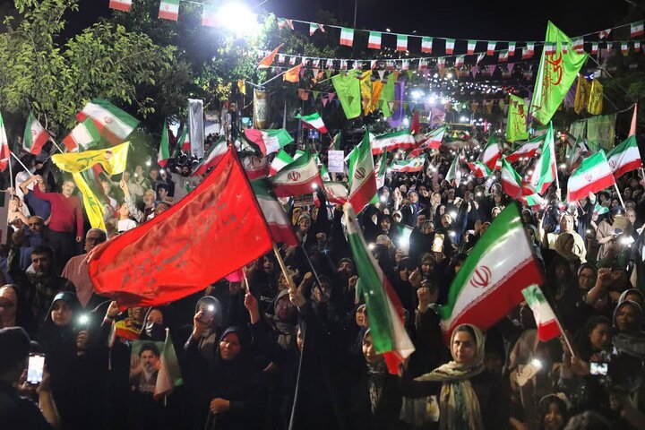 تصاویر/ اجتماع مردمی «شب‌های اقتدار» همزمان با شب عید با سعادت غدیر خم