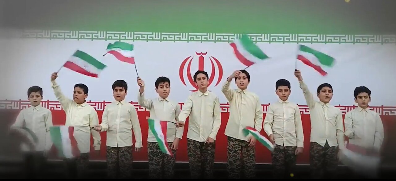 فیلم | گزارشی از فعالیت های گروه سرود  نوجوانان پیشران در اجتماعات مردمی قم