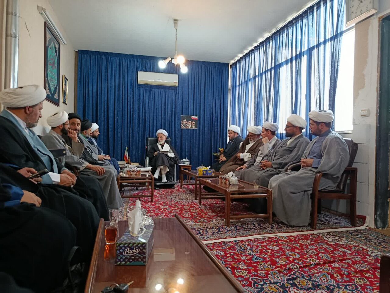 مسجد، کانون همبستگی ملی و پایگاه هویت دینی جامعه است