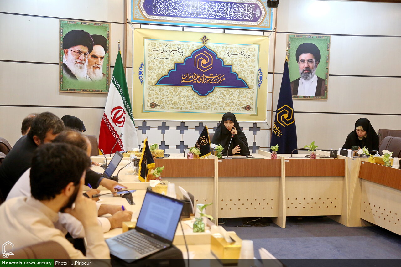 روایت «الگوی سوم» زن ایرانی در نمایشگاه «بانوی پیشرو»؛ از الگوهای قرآنی تا نقش‌آفرینی در حکمرانی+ تصاویر