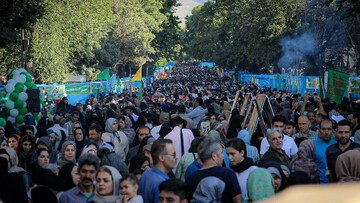 تصاویر/ مهمانی کیلومتری همدان جشن بزرگ مردمی در مسیر عشق علوی