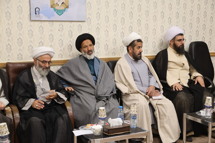 تصاویر / نشست ائمه جمعه استان همدان با نماینده ولی فقیه در استان