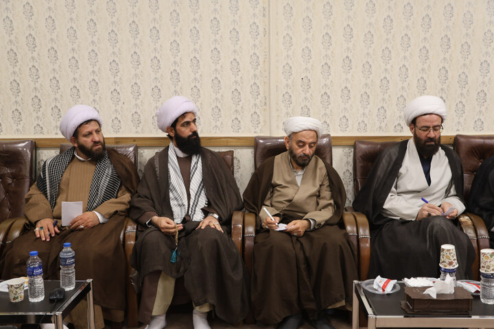 تصاویر / نشست ائمه جمعه استان همدان با نماینده ولی فقیه در استان