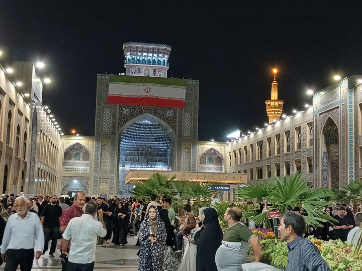 تصاویر/ حرم مطهر رضوی در شب عیدغدیر