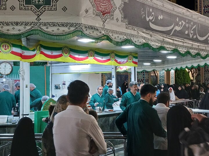 تصاویر/ حرم مطهر رضوی در شب عیدغدیر