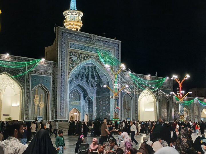 تصاویر/ حرم مطهر رضوی در شب عیدغدیر