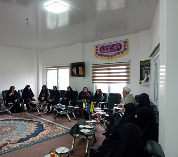تصاویر/ دیدار مسئول امور بانوان با امام جمعه شهرستان کلاردشت