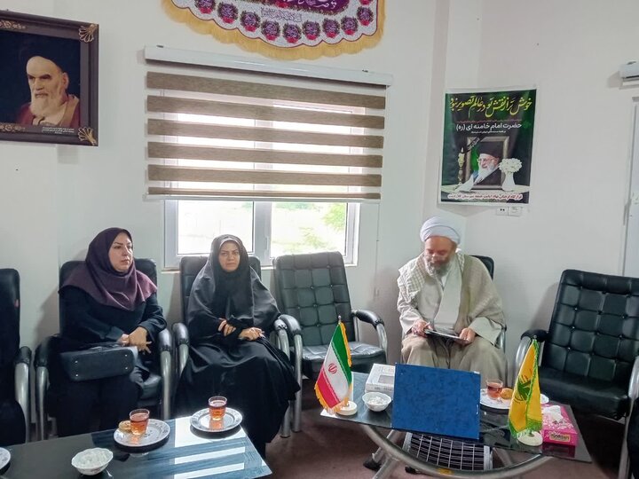 تصاویر/ دیدار مسئول امور بانوان با امام جمعه شهرستان کلاردشت