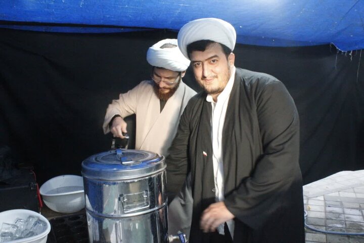 تصاویر/ برپایی موکب حوزه علمیه آیت الله نمازی خوی در عید غدیر