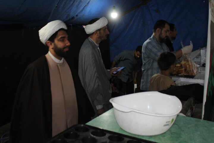 تصاویر/ برپایی موکب حوزه علمیه آیت الله نمازی خوی در عید غدیر