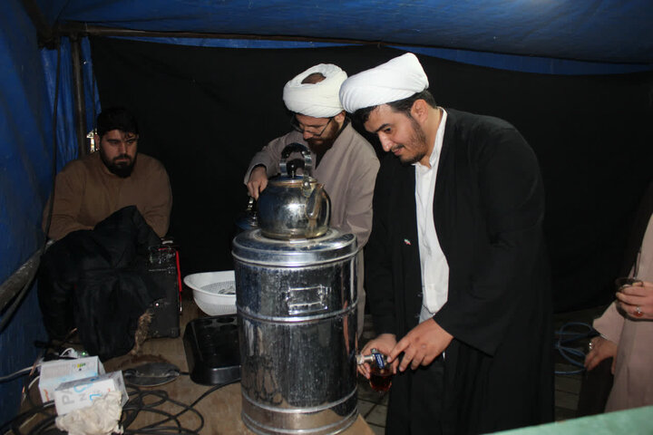 تصاویر/ برپایی موکب حوزه علمیه آیت الله نمازی خوی در عید غدیر