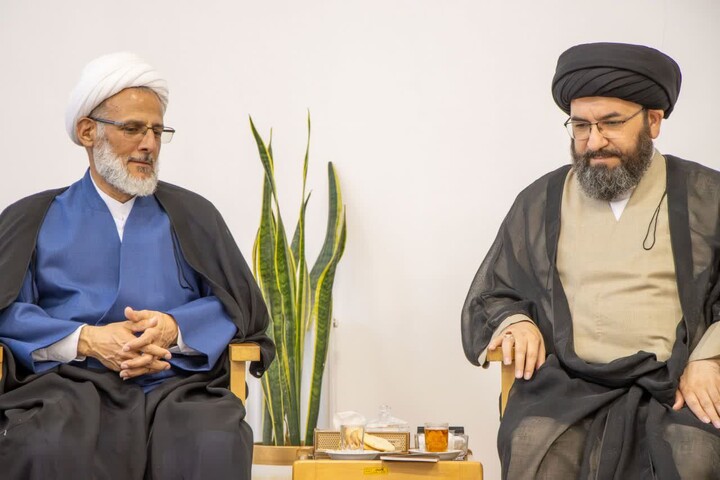 تصاویر | دیدار جمعی از علما، مسئولان و مردم با حجت‌الاسلام سید مصطفی حسینی، به مناسبت عید سعید غدیر خم