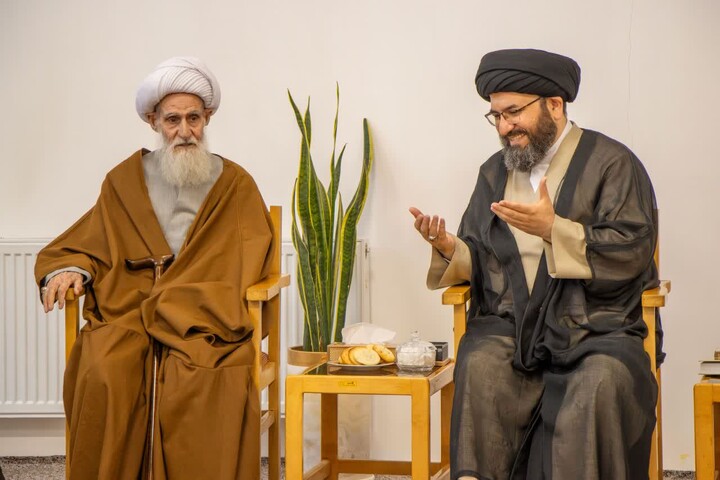 تصاویر | دیدار جمعی از علما، مسئولان و مردم با حجت‌الاسلام سید مصطفی حسینی، به مناسبت عید سعید غدیر خم