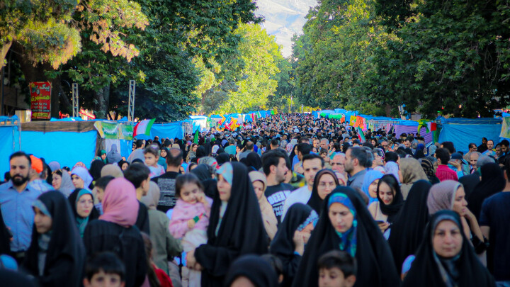 تصاویر/مهمانی کیلومتری همدان جشن بزرگ مردمی در مسیر عشق علوی