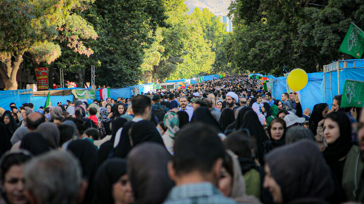 تصاویر/مهمانی کیلومتری همدان جشن بزرگ مردمی در مسیر عشق علوی