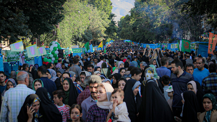 تصاویر/مهمانی کیلومتری همدان جشن بزرگ مردمی در مسیر عشق علوی