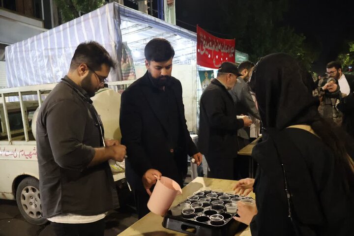 عکس| موکب پذیرایی حوزه علمیه امام خمینی (ره) ارومیه در عید غدیر