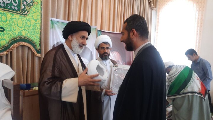 تصاویر/ آیین عمامه گذاری طلاب حوزه علمیه  چهارمحال و بختیاری