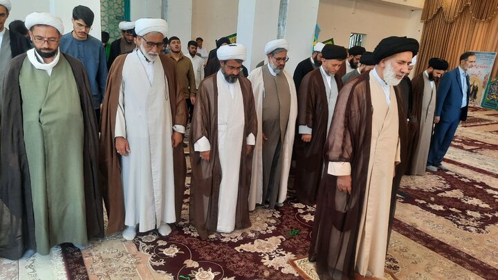 تصاویر/ آیین عمامه گذاری طلاب حوزه علمیه  چهارمحال و بختیاری