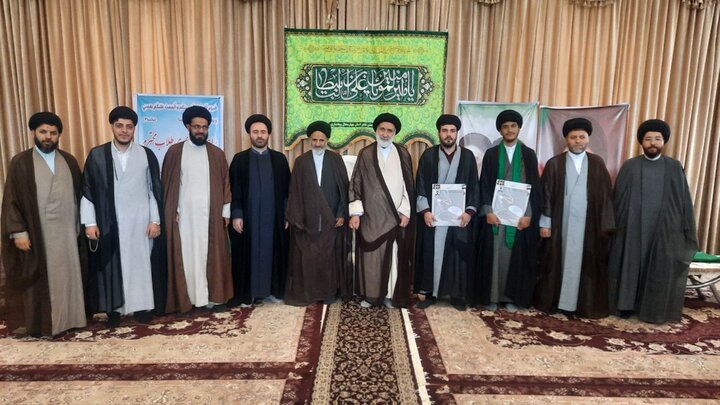 تصاویر/ آیین عمامه گذاری طلاب حوزه علمیه  چهارمحال و بختیاری